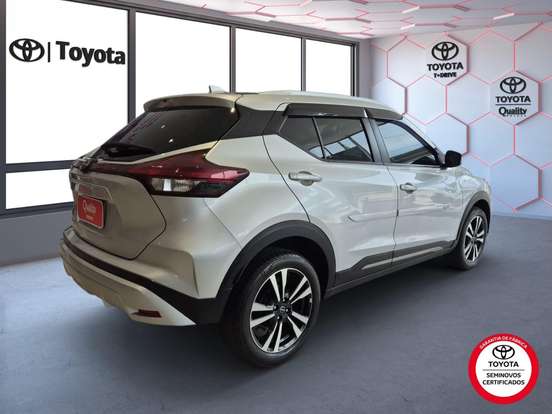 NISSAN-KICKS-2023