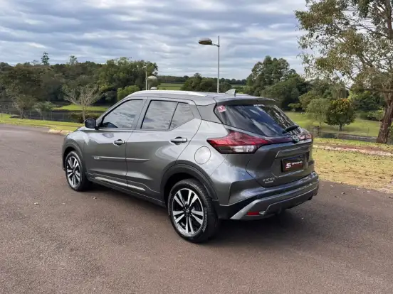 NISSAN-KICKS PLAY-2025