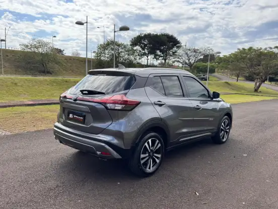 NISSAN-KICKS PLAY-2025