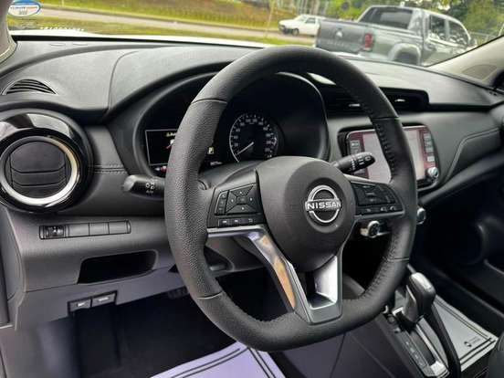 NISSAN-KICKS PLAY-2025