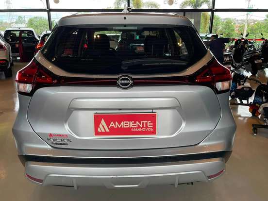 NISSAN-KICKS PLAY-2025