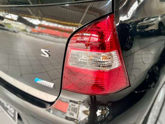NISSAN-LIVINA-1.8 S 16V FLEX 4P AUTOMÁTICO NISSAN-LIVINA-2014