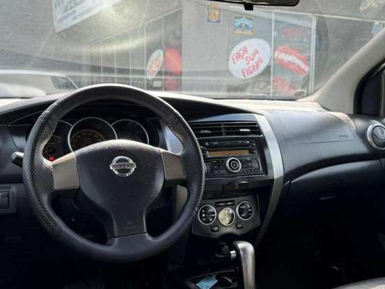 NISSAN-LIVINA-1.8 SL 16V FLEX 4P AUTOMÁTICO NISSAN-LIVINA-2011
