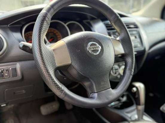 NISSAN-LIVINA-1.8 SL 16V FLEX 4P AUTOMÁTICO NISSAN-LIVINA-2011