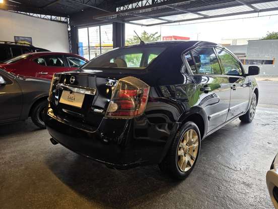 NISSAN-SENTRA-2012