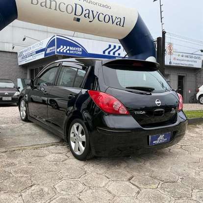 NISSAN-TIIDA-2010