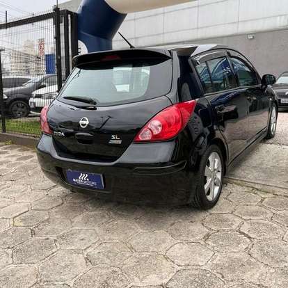 NISSAN-TIIDA-2010