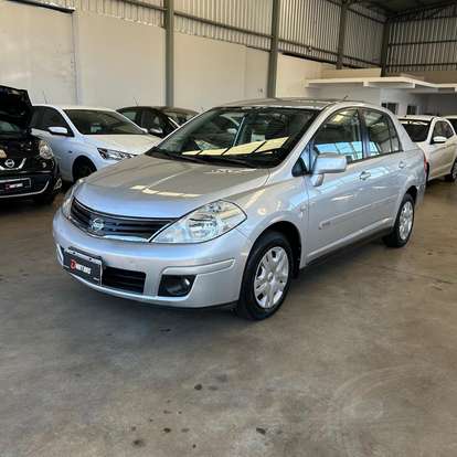 NISSAN-TIIDA-2010