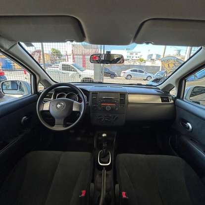 NISSAN-TIIDA-2010