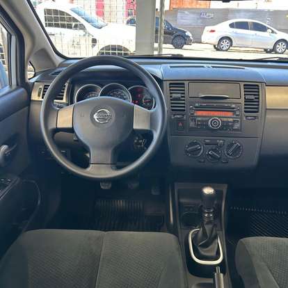 NISSAN-TIIDA-2010