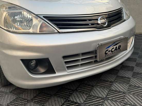 NISSAN-TIIDA-2011