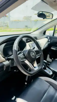 NISSAN-VERSA-2022