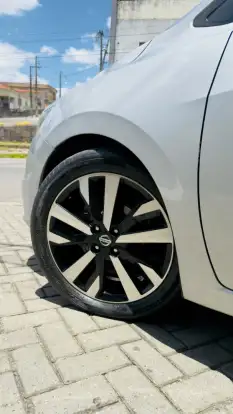 NISSAN-VERSA-2022