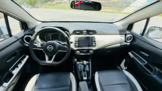 NISSAN-VERSA-2022
