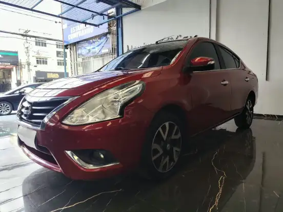 NISSAN-VERSA-2017