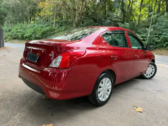 NISSAN-VERSA-2019