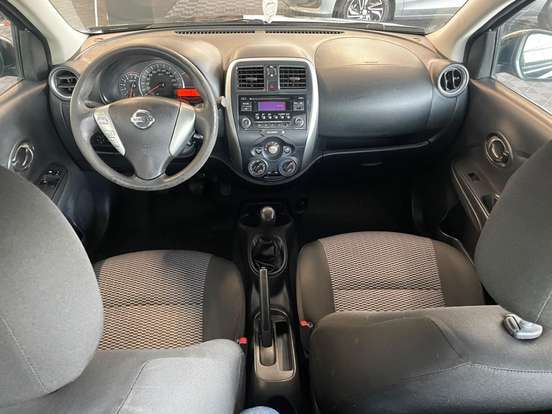 NISSAN-VERSA-2015
