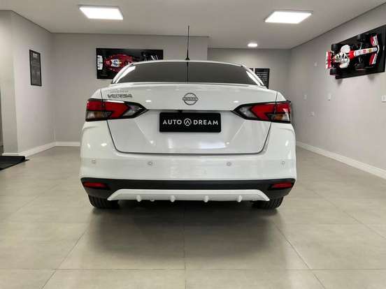 NISSAN-VERSA-2024