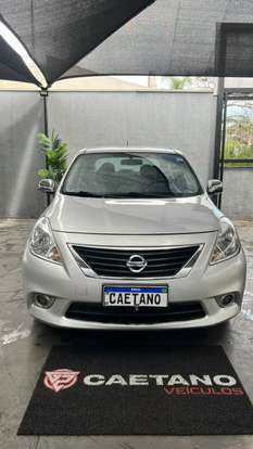 NISSAN-VERSA-2011