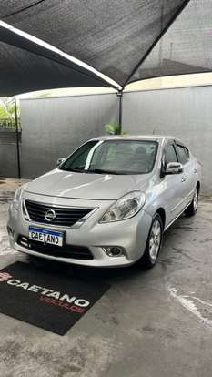 NISSAN-VERSA-2011