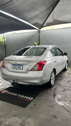 NISSAN-VERSA-2011