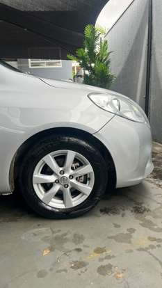 NISSAN-VERSA-2011