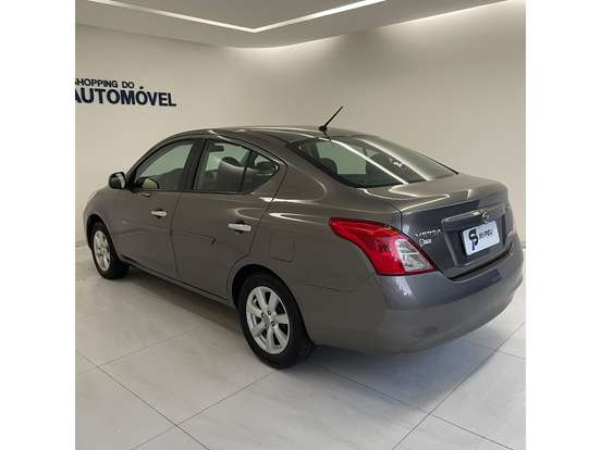 NISSAN-VERSA-2012