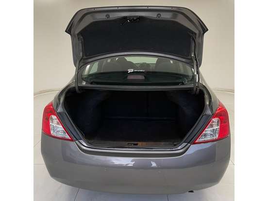 NISSAN-VERSA-2012