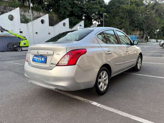 NISSAN-VERSA-2012