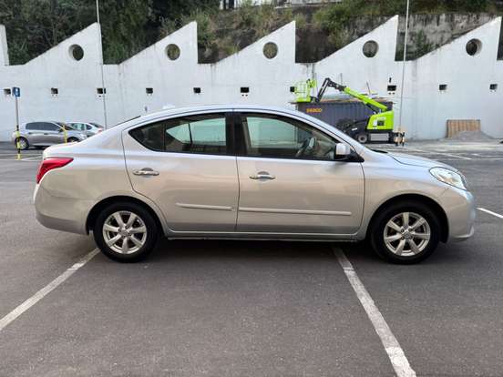 NISSAN-VERSA-2012