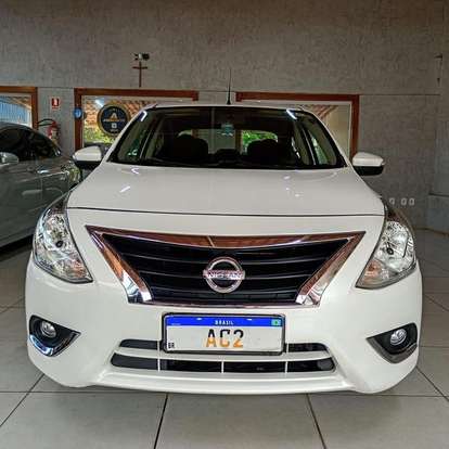 NISSAN-VERSA-2019