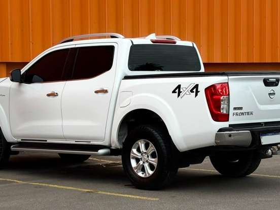 NISSAN-FRONTIER-2.3 16V TURBO DIESEL LE CD 4X4 AUTOMÁTICO NISSAN-FRONTIER-2017