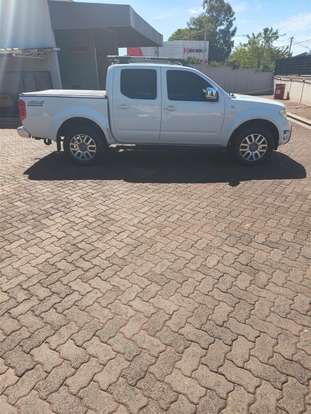 NISSAN-FRONTIER-2016