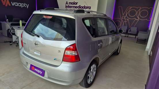 NISSAN-LIVINA-2013