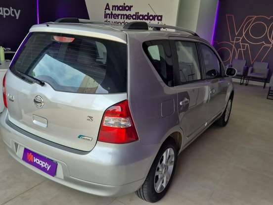 NISSAN-LIVINA-1.8 S 16V FLEX 4P AUTOMÁTICO NISSAN-LIVINA-2013