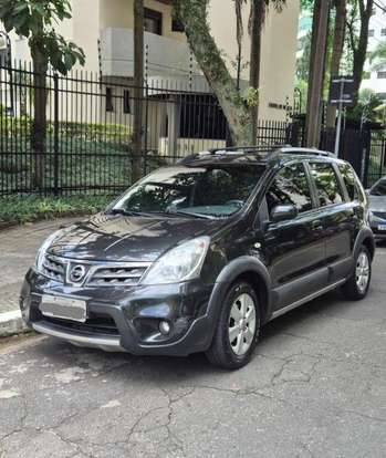 NISSAN-LIVINA-2014