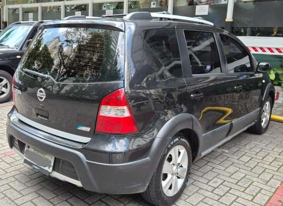 NISSAN-LIVINA-2014