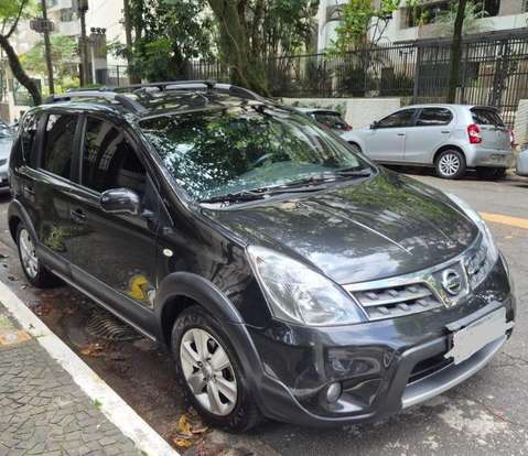 NISSAN-LIVINA-2014