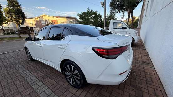NISSAN-SENTRA-2023