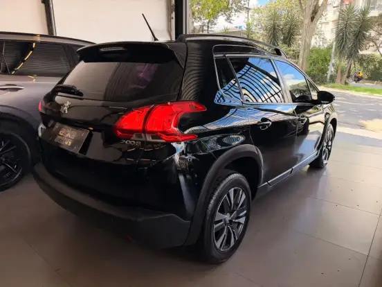 PEUGEOT-2008-2021