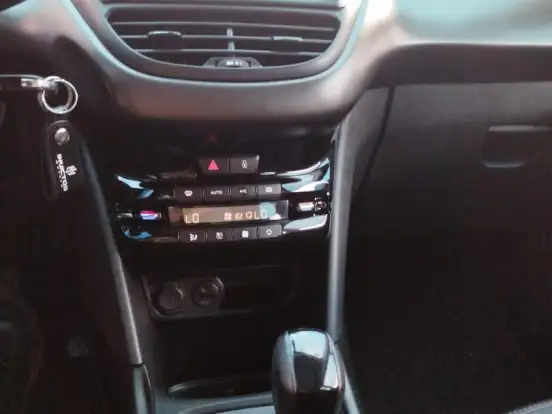 PEUGEOT-2008-1.6 16V FLEX GRIFFE 4P AUTOMÁTICO PEUGEOT-2008-2016
