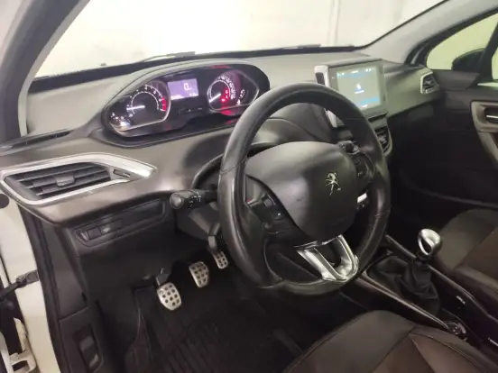 PEUGEOT-2008-2017