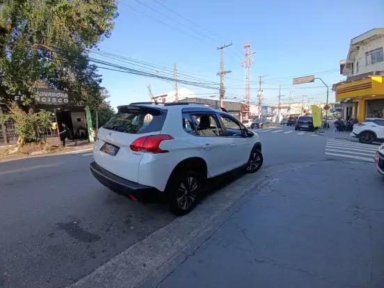 PEUGEOT-2008-2020
