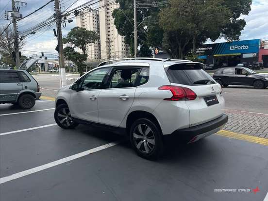 PEUGEOT-2008-2015