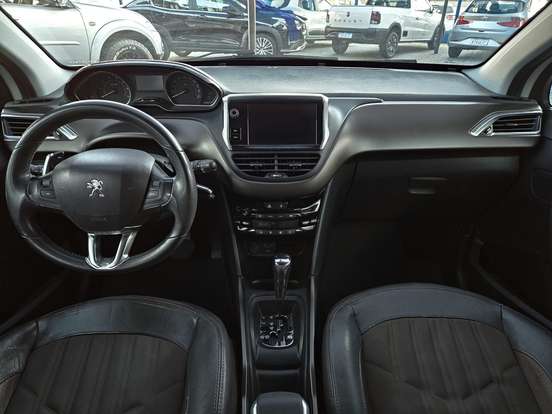 PEUGEOT-2008-2015