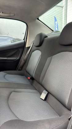PEUGEOT-207-2011