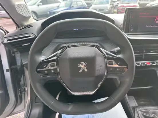 PEUGEOT-208-2023