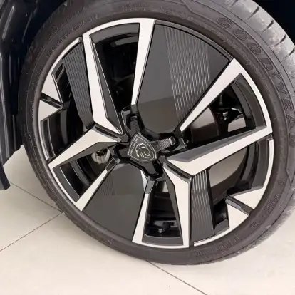 PEUGEOT-208-2025
