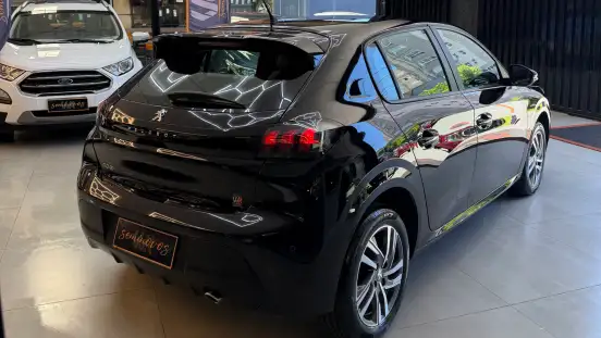 PEUGEOT-208-2021