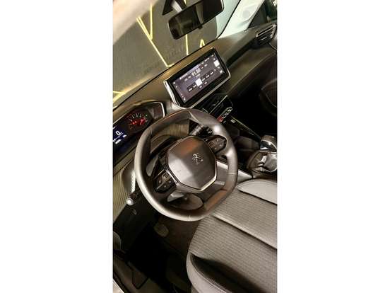 PEUGEOT-208-2022